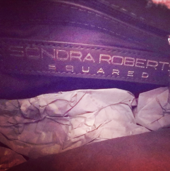 NWOT Small camera bag golden zip red - Picture 3 of 3